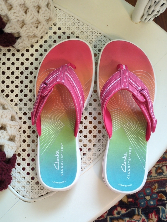 Clarks Shoes - Clarks Cloudsteppers Gradient Pink Flip Flop Sandals